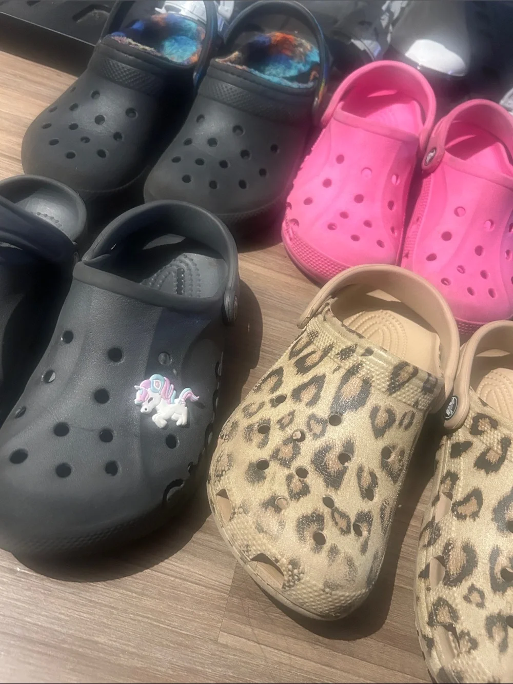 CROCS set four